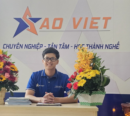 Giáo viên Thầy Hùng Trần