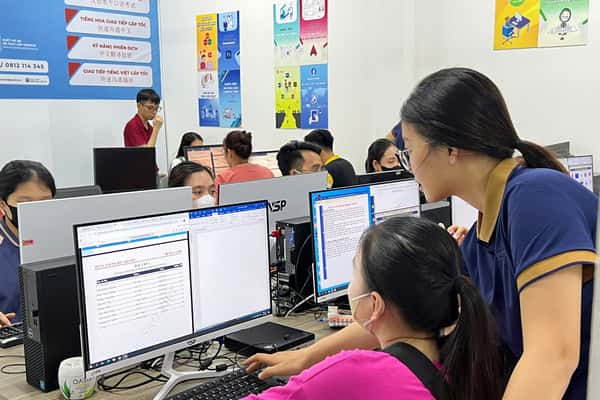 hình ảnh học viên tại Trung tâm tin học Sao Việt