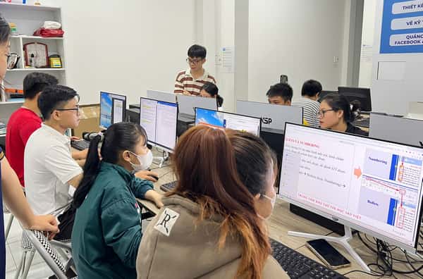 hình ảnh học viên tại Trung tâm tin học Sao Việt
