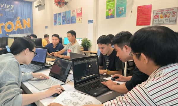 hình ảnh học viên tại Trung tâm tin học Sao Việt
