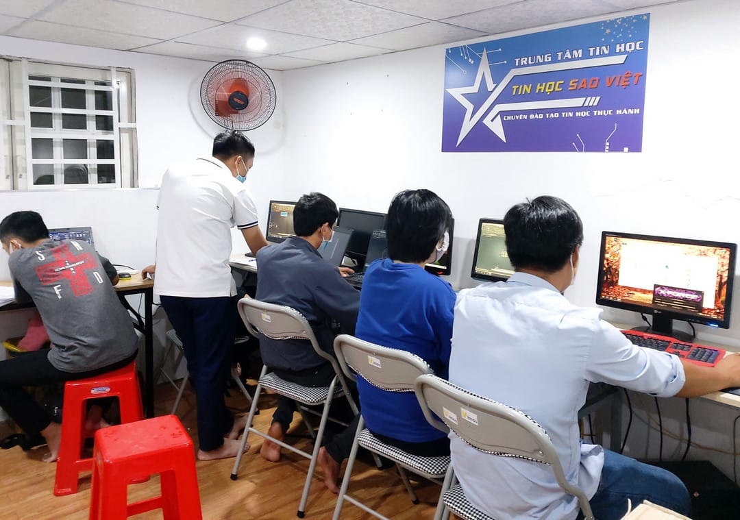 lớp học vi tính văn phòng