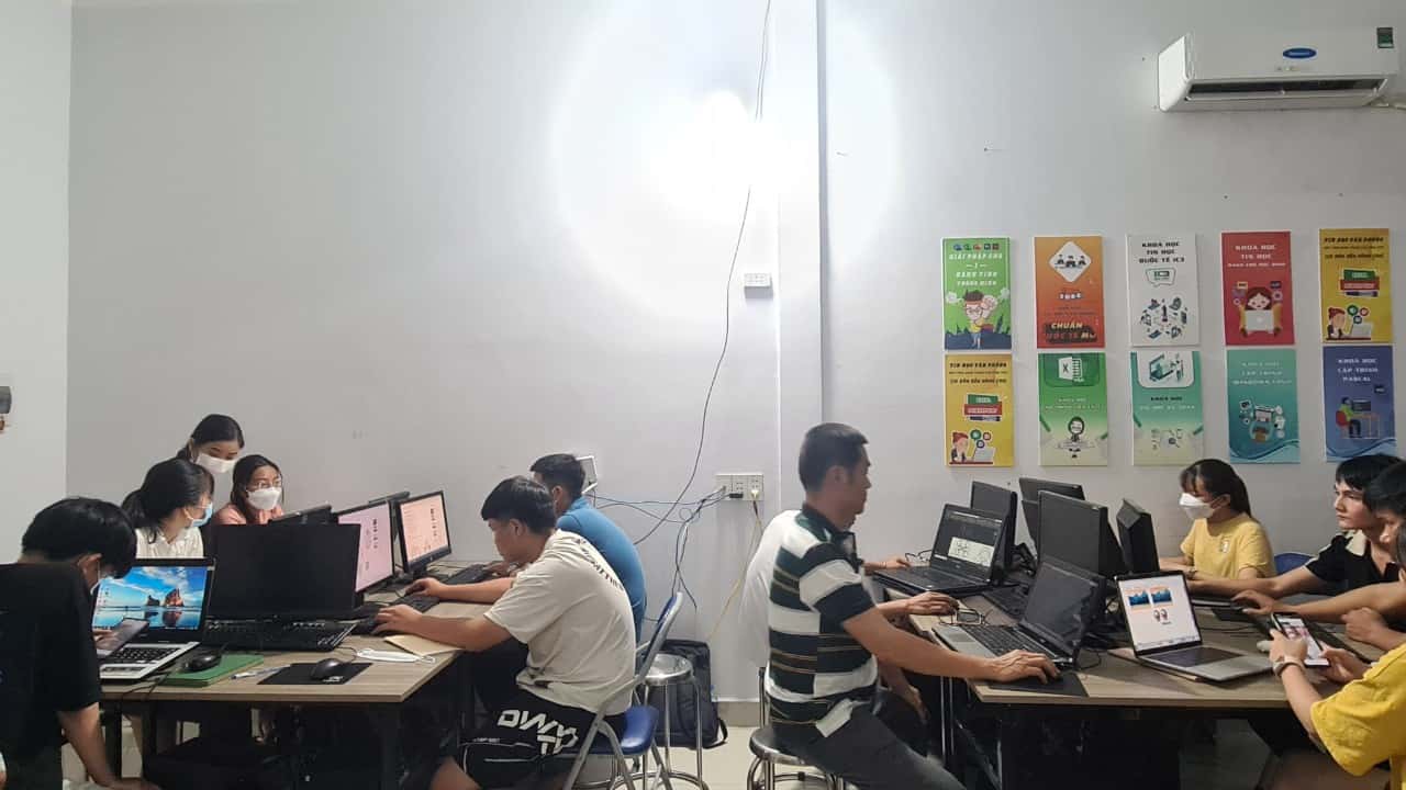 Khóa học Photoshop thiết kế đồ họa tại Trung Tâm Tin Học Sao Việt Long Thành
