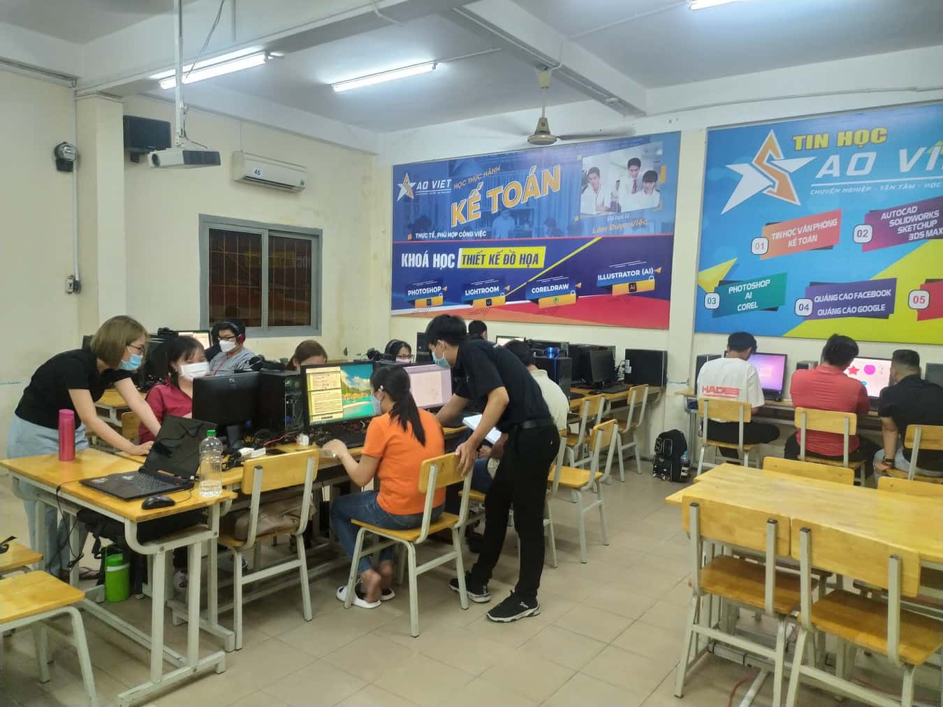 khóa học tin học văn phòng ở Hóc Môn
