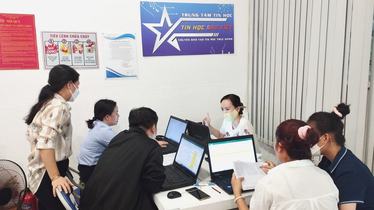 Khoá học tin học cho người đi làm tại Hoàn Kiếm
