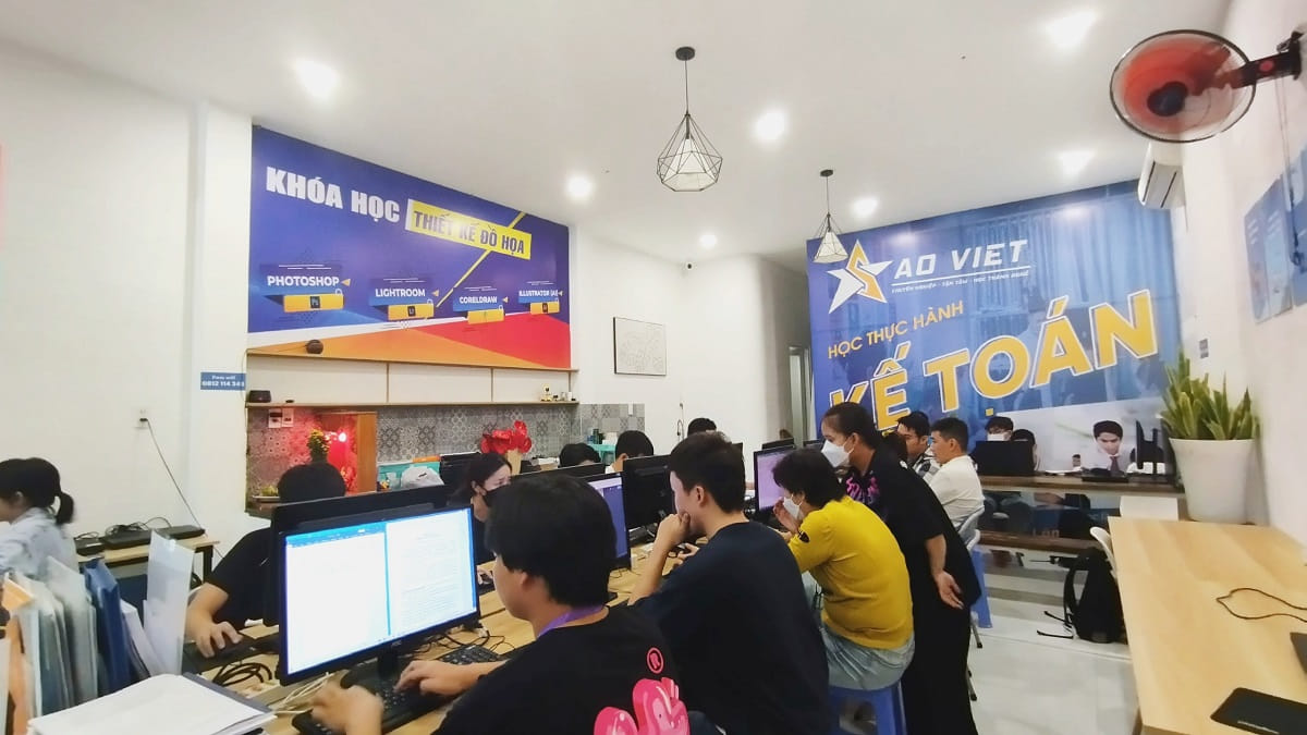 Trung tâm vi tính ở Tây Hồ