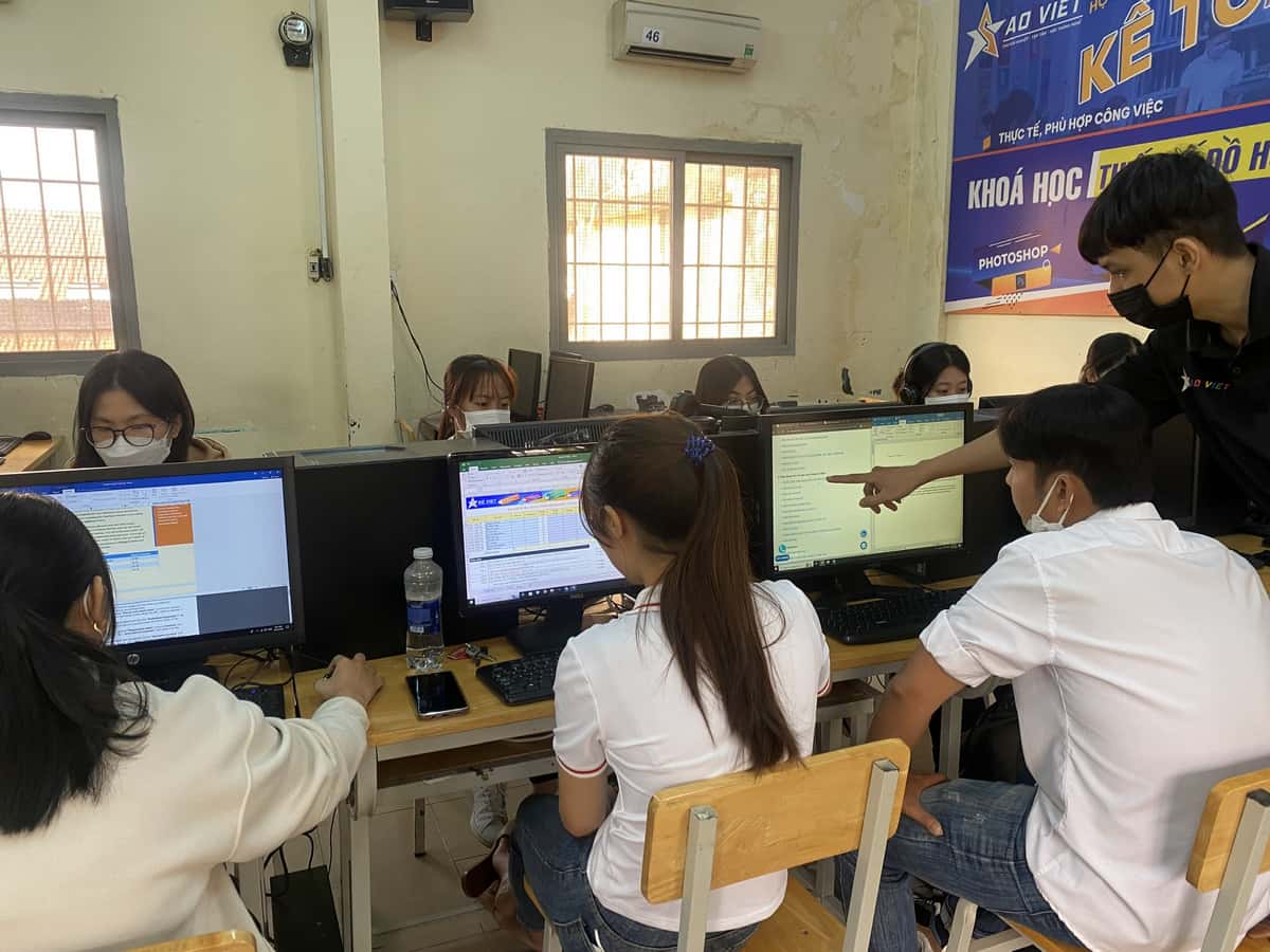 học hành chính nhân sự quận 7