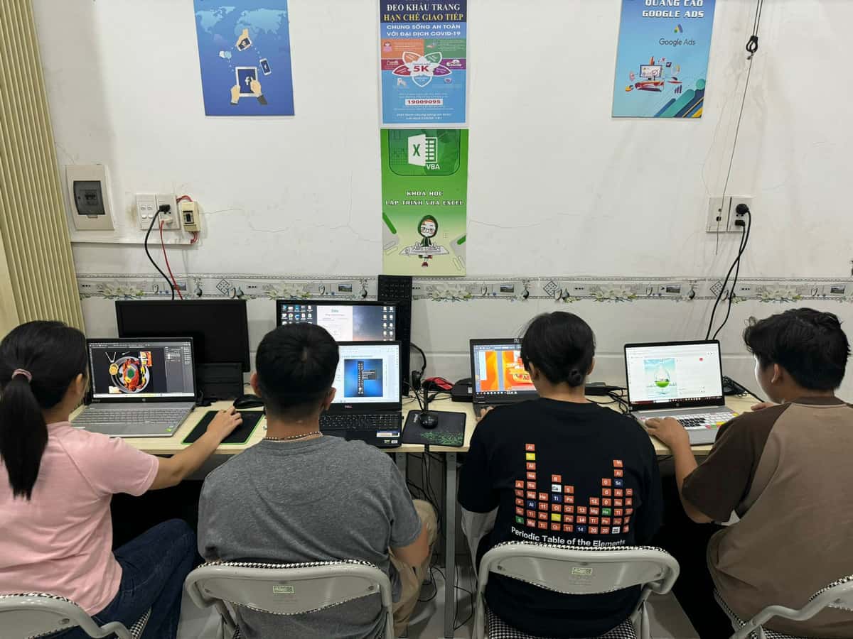 Tuyển dụng giáo viên Photoshop Bình Dương