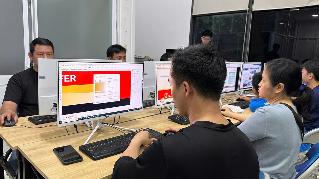 Vì Sao Người Mới Nên Học Làm Website Và Landing Page Bằng AI